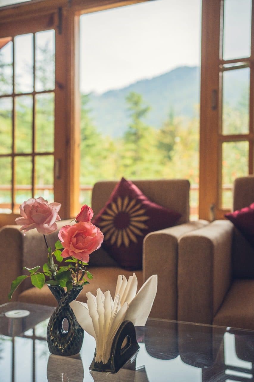 Balcony & Mountain-View Room